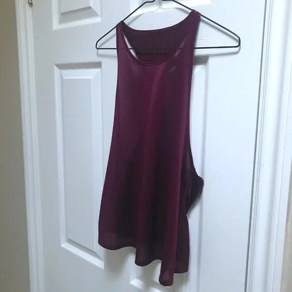 SEE VIDEO Cute Lululemon Tank in Burgundy Maroon Purple - Picture 9 of 9
